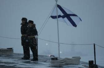 С Днём Андреевского флага ветеранов ВМФ и действующих военных моряков поздравил главнокомандующий ВМФ России, адмирал Николай Евменов.